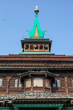 Green pagoda spire of the wooden Shah e Hamadan mosque, Jammu and Kashmir, Srinagar, India
