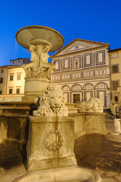 Empoli, Florence province, Italy: historic square known as Piazza Farinata degli Uberti by night