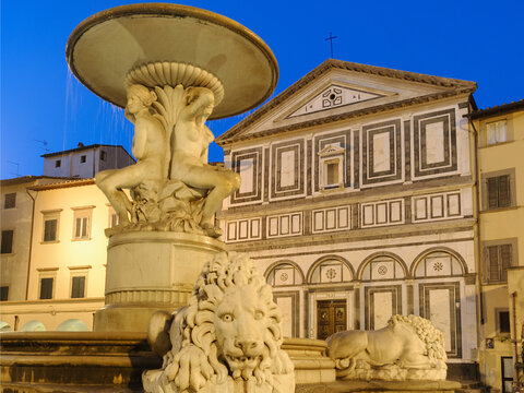 Empoli, Florence province, Italy: historic square known as Piazza Farinata degli Uberti by night
