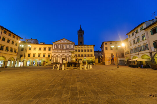 Empoli, Florence province, Italy: historic square known as Piazza Farinata degli Uberti by night