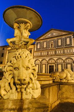 Empoli, Florence province, Italy: historic square known as Piazza Farinata degli Uberti by night