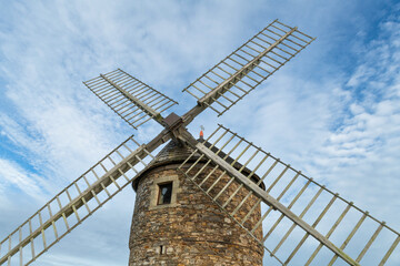 moulin à vent de Craca à Plouézec - Bretagne © aquaphoto