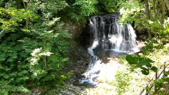 平和の滝