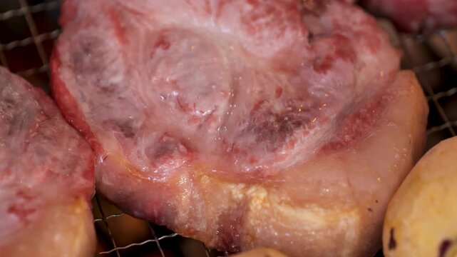 Barbecue overflowing with appetizing, succulent juices_01