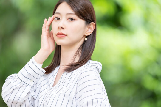 スキンケア　女性　新緑