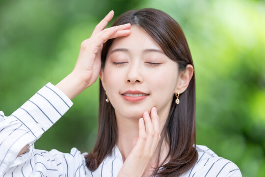 スキンケア　女性　新緑