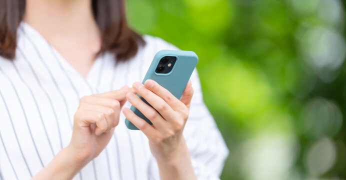 スマホ　女性
