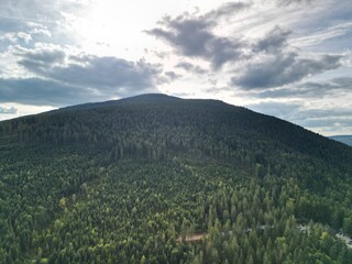 Beskidy - Polska  Babia Góra i okolice, zdjęcie wykonane dronem. Krajobraz, las, góry, piękny widok © Konrad