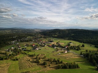 Beskidy - Polska  Babia Góra i okolice, zdjęcie wykonane dronem. Krajobraz, las, góry, piękny widok © Konrad