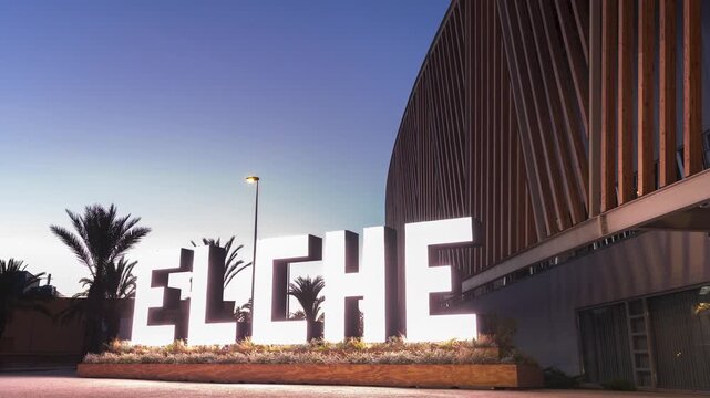 Timelapse, letrero de la ciudad de elche alicante espa&ntilde;a