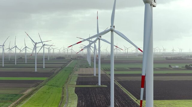 Gro&szlig;er Windpark in Norddeutschland	