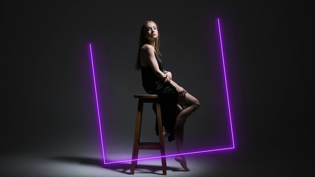 Neon Frames Titles Square Center 3 &ndash; Animated Neon Frame Titles, Glowing Text Borders, Electric Light Typography and Futuristic Motion Graphics for Professional Video Editing