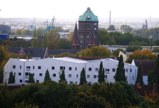 Blick vom Energiebunker auf Wohnanlage Wilhemsburg