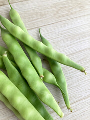 重ねられた新鮮なさやいんげん（インゲン豆）の自然・食材イメージ・旬の採れたて野菜や健康的な食生活・野菜・旬の食材・家庭菜園・料理レシピ・ヘルシーフード © みずもり