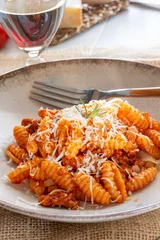 Gnocchetti sardi alla campidanese - con salsiccia, pomodoro e formaggio pecorino © Stillkost