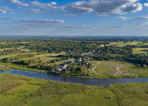The village of Czarn&oacute;w, picturesquely situated on the Bug River