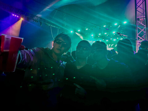 Music event teenagers