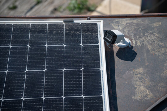 Camera at the solar panel on the roof.