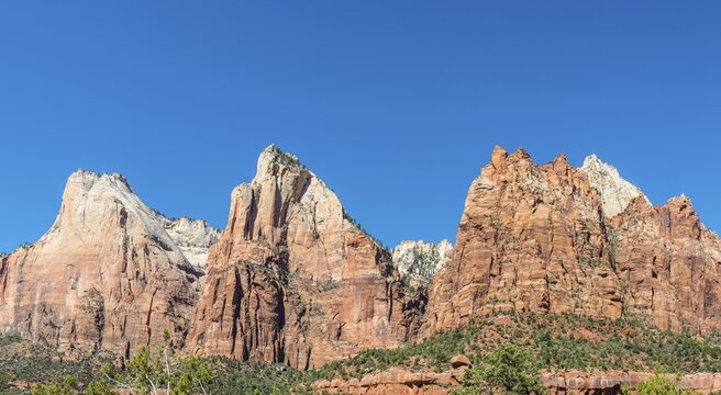 Sandtone cliffs, Court of the Patriarchs, Abraham Peak, Peak Isaac and Jacob Peak, Zion Canyon, Zion National Park, Utah, USA