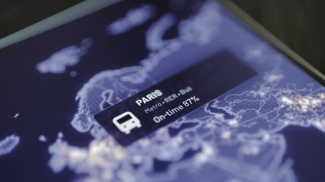Paris metro RER and bus panel shows 87 percent