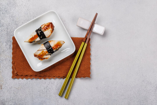 Eel sushi set