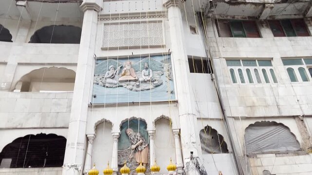 Gurdwara Sahib Manikaran in Manikaran, Himachal Pradesh, India, is a famous Sikh pilgrimage site known for its hot springs and spiritual significance.