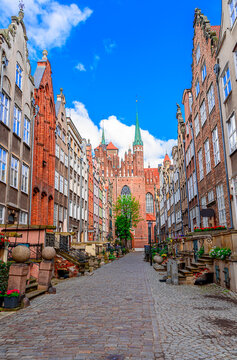Gdansk, Poland: Ulica Mariacka, St. Mary's Street, a cobbled street with amber shops, Europe