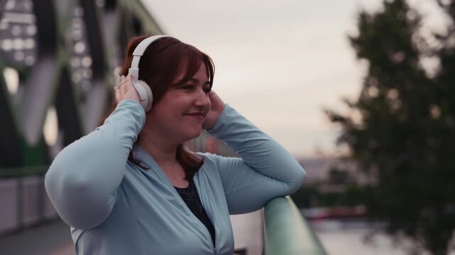 Confident woman enjoying healthy lifestyle.