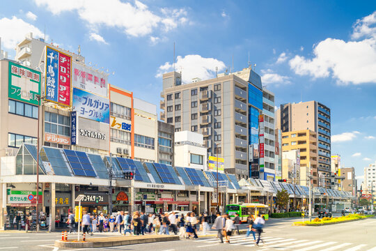 JR山手線・巣鴨駅前