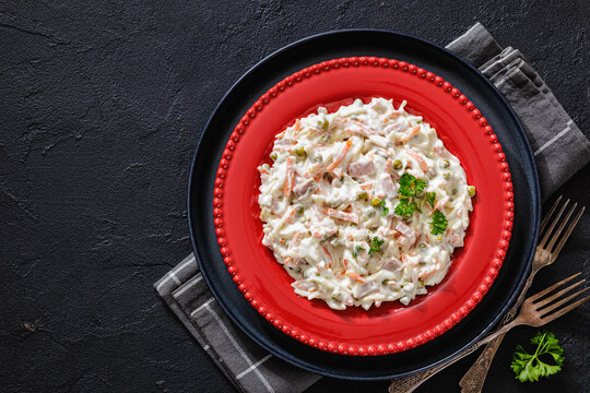 vermicelli salad with carrots, green peas and mayo