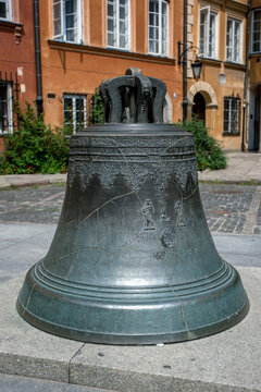 The Wishing Bell of Warsaw which is a massive bronze bell sitting in a courtyard in the old town of Warsaw in Poland. It was made in 1646.  