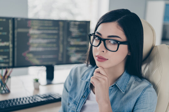 Portrait of minded chinese lady editor decide improving server modify security in home indoors workspace