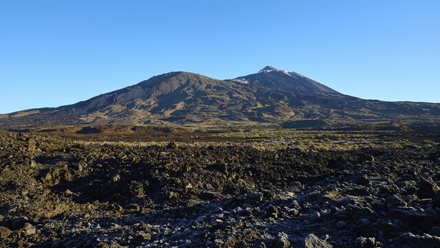 Extensive volcanic landscape with peaks and blue sky, Teide, Parque Nacional del Teide, Teide National Park, volcano, volcanism, UNESCO World Heritage Site, Tenerife, Canary Islands, Spain