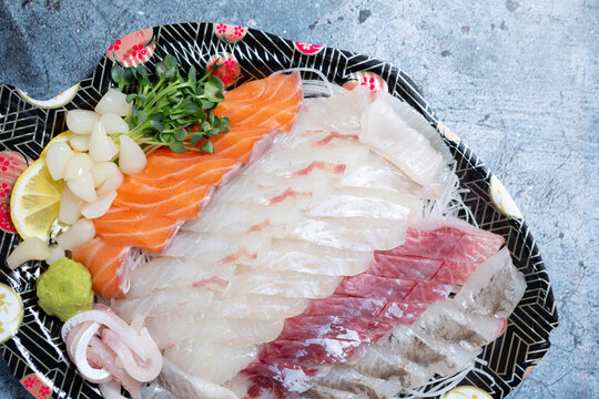 Various kinds of fresh sashimi 