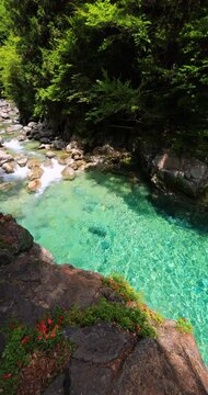 長野県の阿寺渓谷にある熊ヶ淵　パン映像
