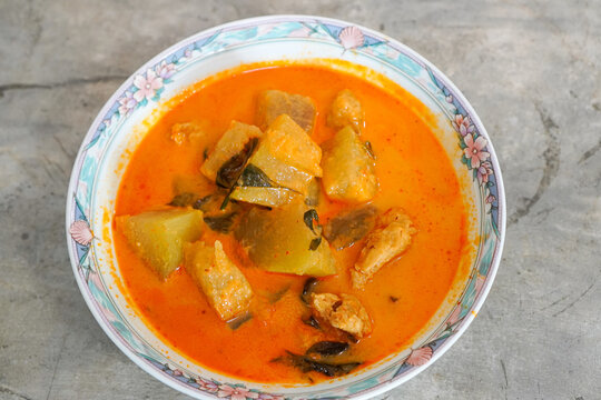 Homemade Thai Vegetarian Winter Melon Coconut Curry (Gaeng Kati Fak) Overhead View