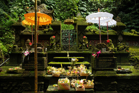 Canang sari. Colorful canang sari offerings arranged