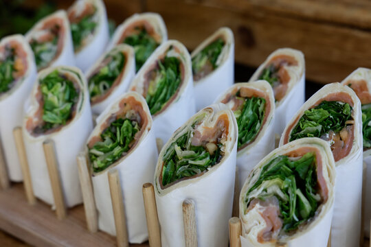 Wraps auf einem Buffet