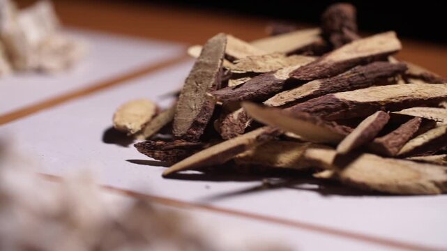 Licorice Root Glycyrrhiza Korean Herbal Medicine Traditional Medicine Ingredient Korea 감초 한약재 한약재료 약초 한방 한의학 전통의학 한국