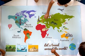 Colorful world map for children. © Rawpixel.com