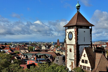 Das Schwabentor in Freiburg im Herbst © christiane65