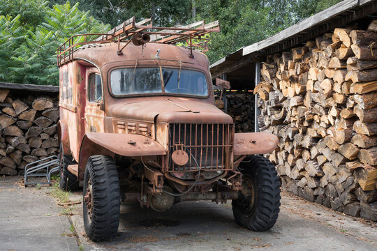 run down historic fire fighter truck