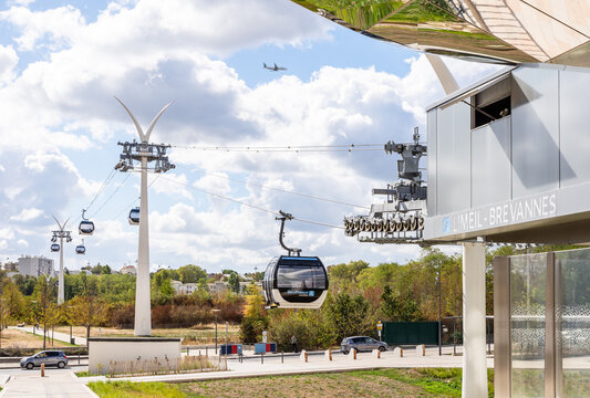 Limeil-Brevannes, France - Sep. 16, 2026: Line 1 of the Ile-de-France cable car, called Cable 1 or C1, opened in 2025 in the suburbs of Paris, seen from the Limeil-Brevannes station towards Valenton.