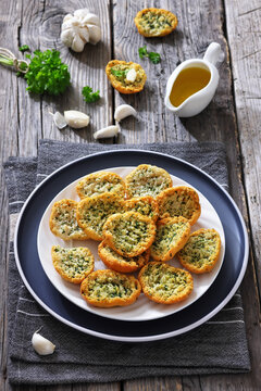 Baguette a l ail traditional French garlic bread