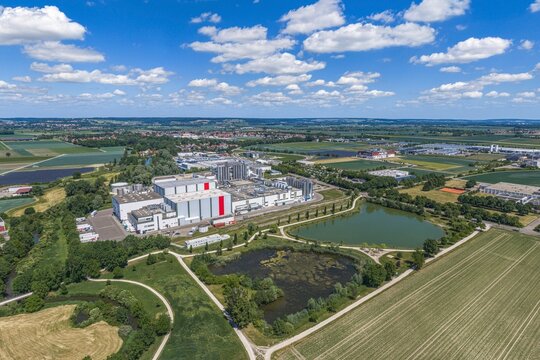 Die nordschw&auml;bische Gemeinde Mertingen an der Schmutter nahe Donauw&ouml;rth von oben