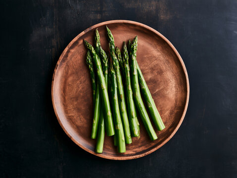 Plate of asparagus 