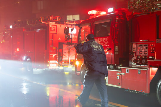 火事　火災　警察官