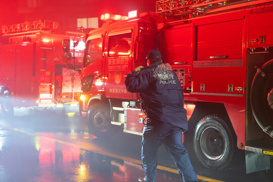 火事　火災　警察官