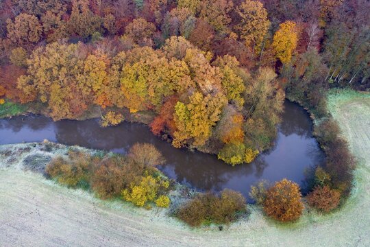 Aerial view of the Hunte in autumn, Meander, Hunte loop, Hunte, river, tree, forest, autumn colours, Huntepadd, D&ouml;tlingen, Lower Saxony, Germany