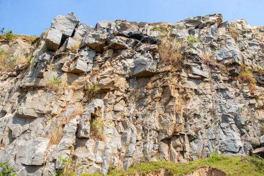 Marble Rock in Purulia&rsquo;s Ayodhya Pahar showcases impressive rocky formations, natural textures, rugged landscapes, scenic hills, and captivating geological beauty.